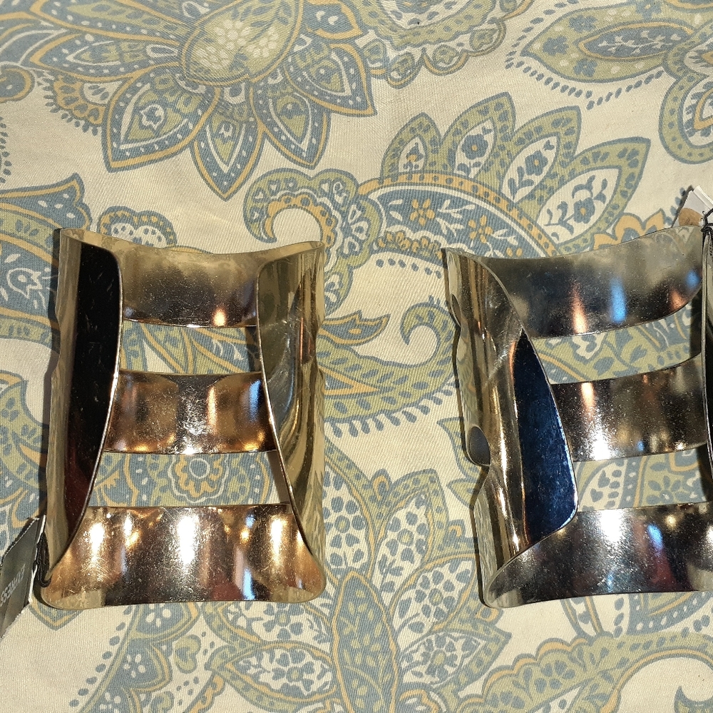 Express Cuff bracelets - Picture 2 of 3